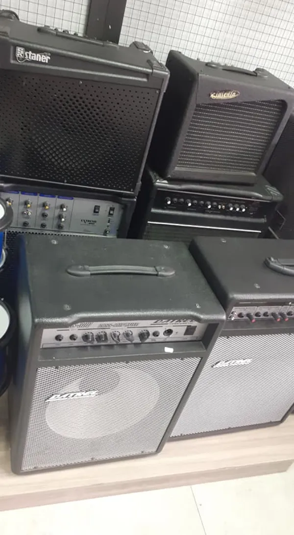 Amplificadores e caixas de som Staner e Datrel